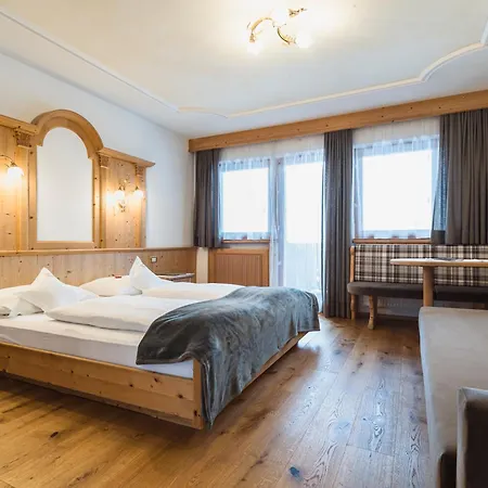 Garni Hotel Rosengarten B&B-3
